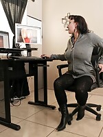 brunette milf pornstar